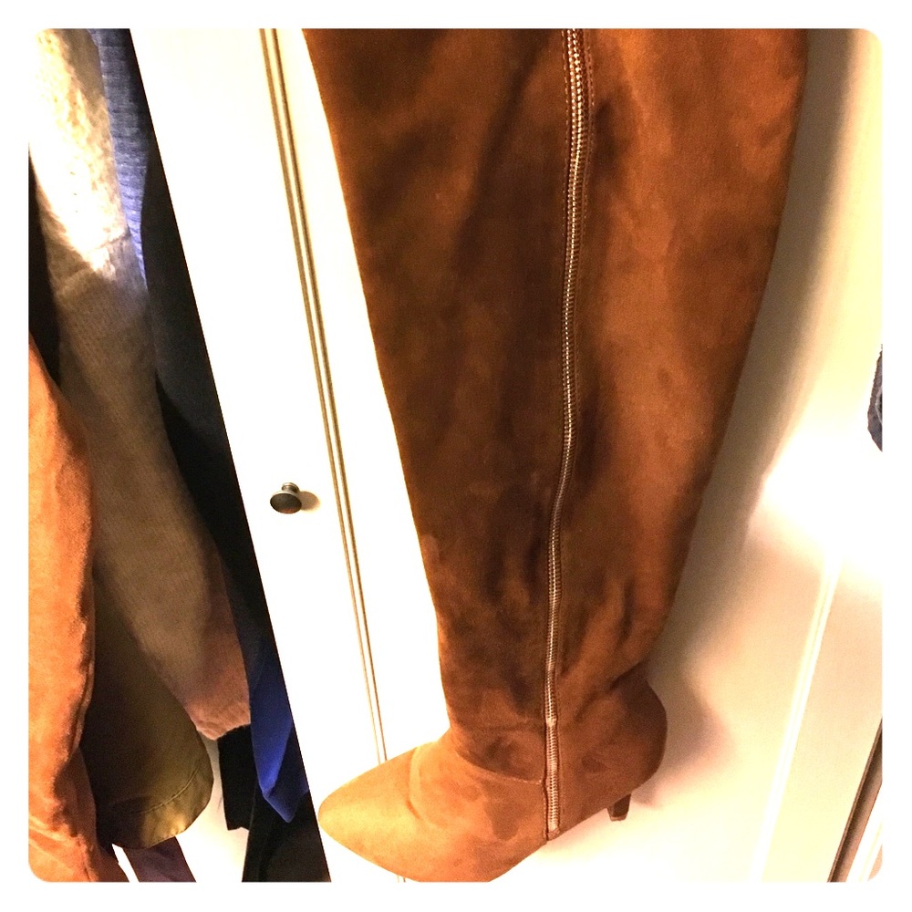 Knee high boots suede